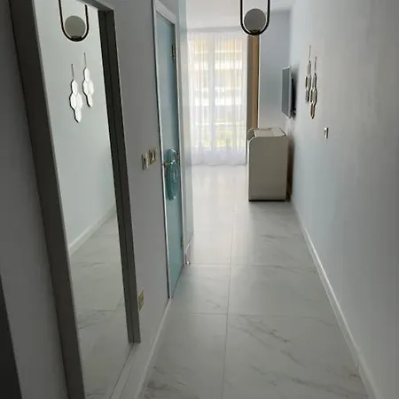 Pearl Apartment *