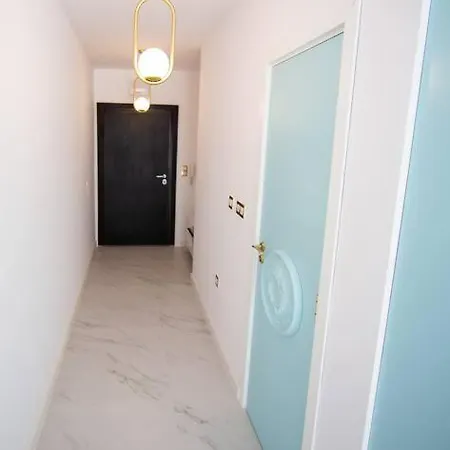 Pearl Apartment