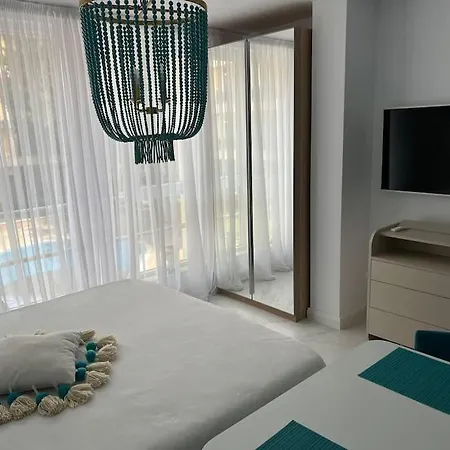 Pearl Apartment